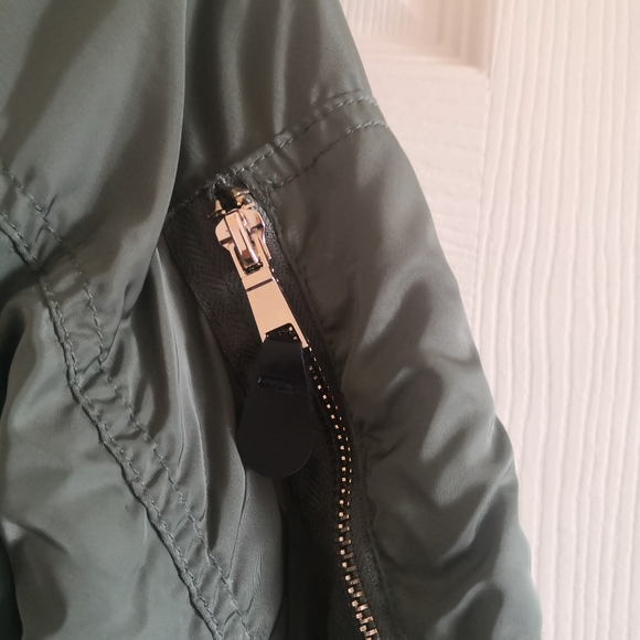 Bershka Green Bomber Jacket - Picture 6 of 8